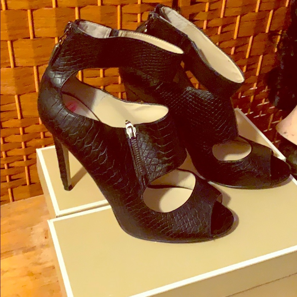 Enzo Angiolini open toe shoes
